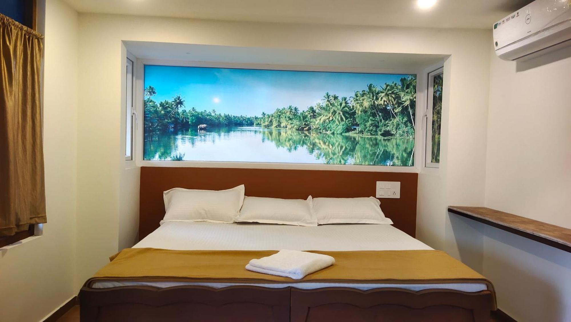 Ambadi'S Villa -Lake View Resort Pallipuram Exterior foto