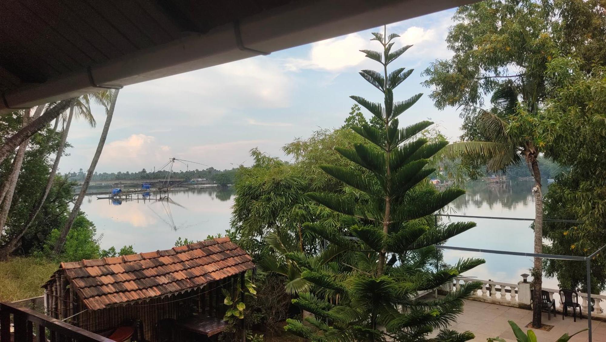 Ambadi'S Villa -Lake View Resort Pallipuram Exterior foto