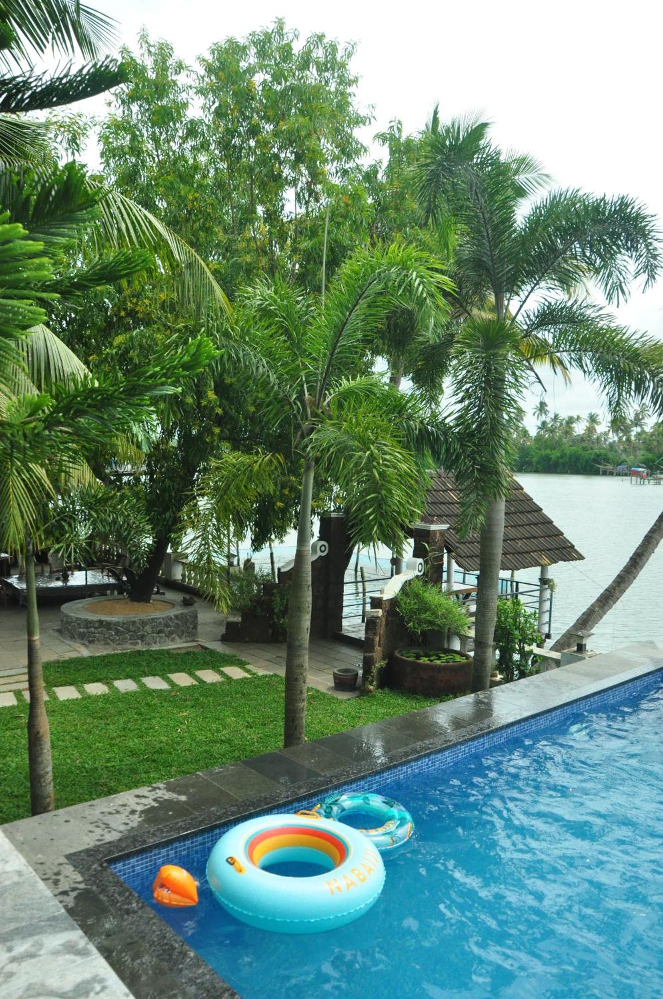 Ambadi'S Villa -Lake View Resort Pallipuram Exterior foto